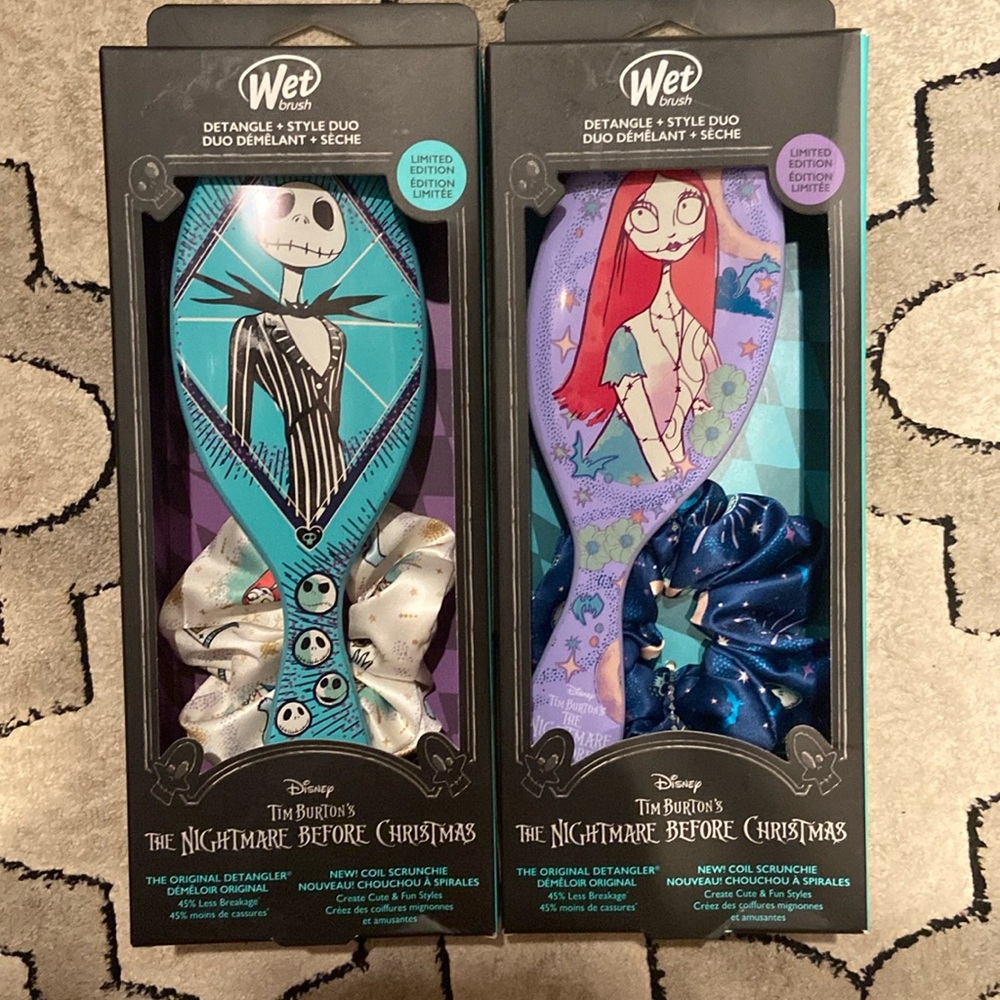 Tim Burton Nightmare before Christmas brush NEW Wet Brush set scrunchy Disney